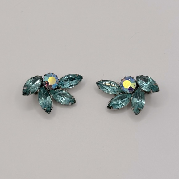VINTAGE Aurora Borealis Crystal Clip-On Earrings - Picture 8 of 12